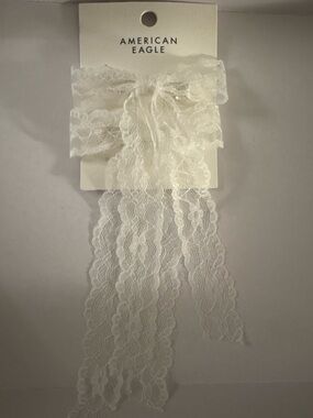 American Eagle Outfitters Ivory Lace Bow Hair Clip with Streamers